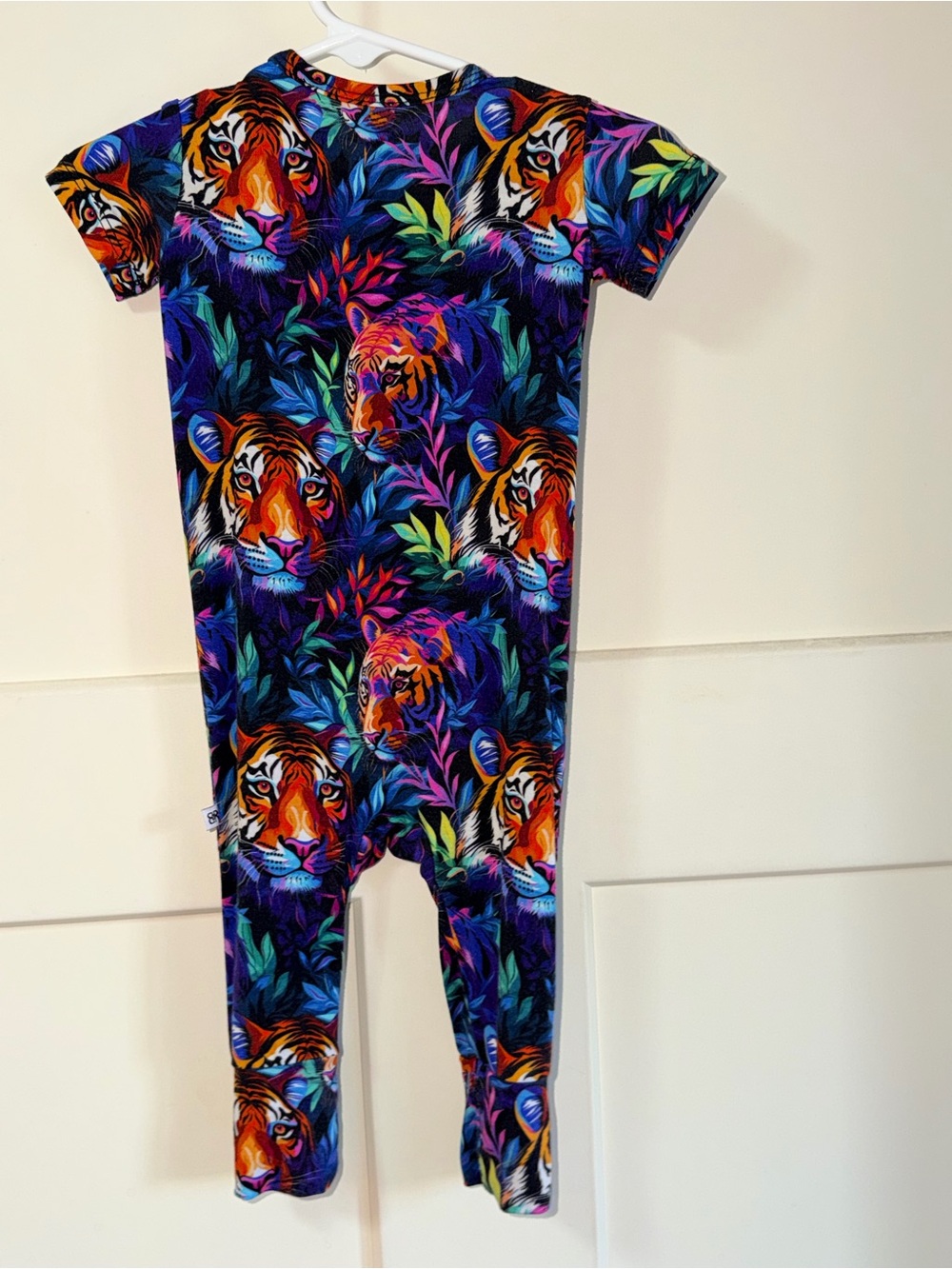 Baby Short-Sleeve Tiger Print One-Piece Romper in Multicolor Bums & Roses - Picture 2 of 3